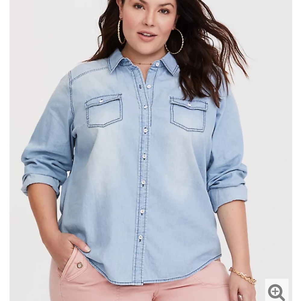 Light wash denim button up shirt 3x torrid